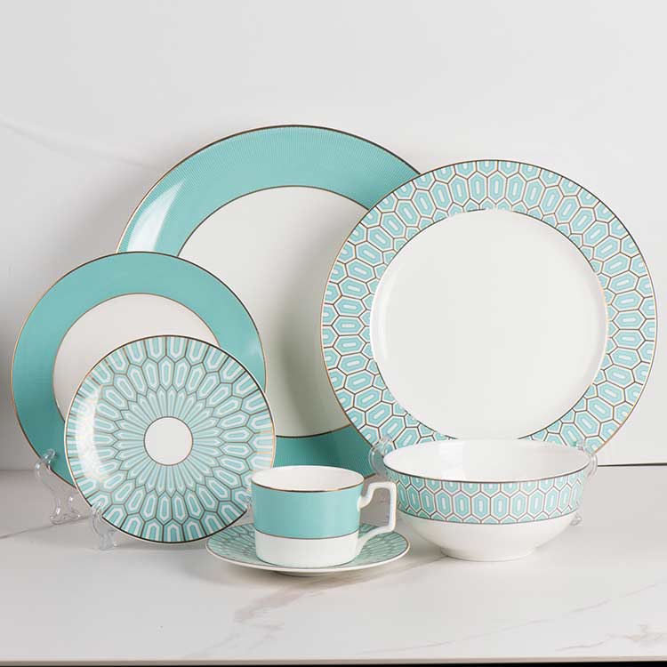 Light Green Strip Dinner Plates Set