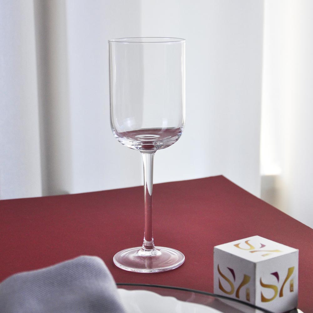 Straight Edge Design White Wine Glass 